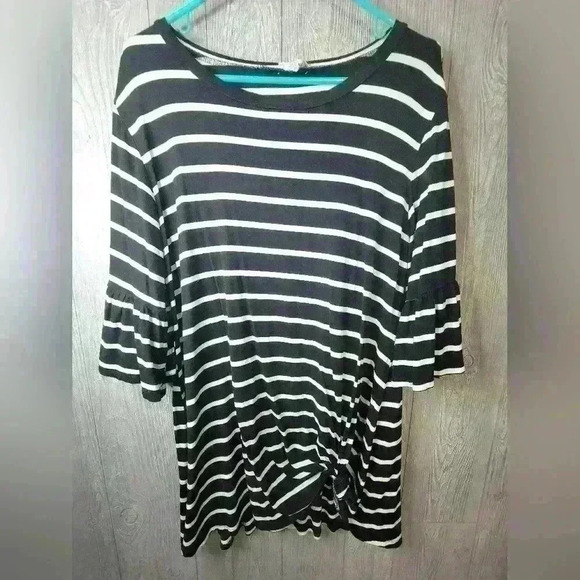 Yelete Dresses & Skirts - YELETE Boutique brand tunic blouse. Black and white stripe with bell sleeves.